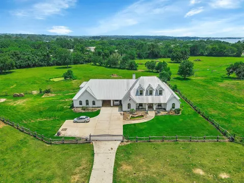12411 Maggie Ln, Willis, TX 77318
