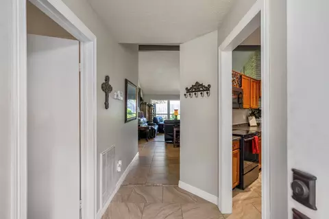 Entry Way - 4718 Fleming Downe Ln, Spring, TX 77388 photo 2 of 4