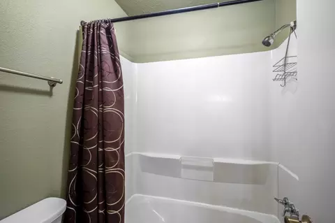 Bath - 4718 Fleming Downe Ln, Spring, TX 77388 photo 5 of 5