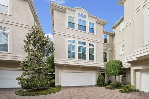 2710 Wroxton Rd, Houston, TX 77005