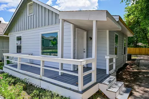 4714 Nichols St, Houston, TX 77020