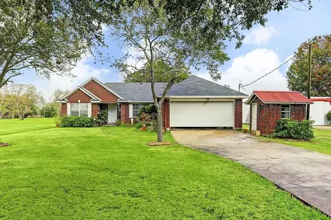 9028 Fm 2004 Rd, Santa Fe, TX 77510