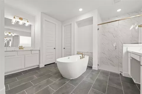 Bath - 18917 Moonriver St, Conroe, TX 77302 photo 1 of 5