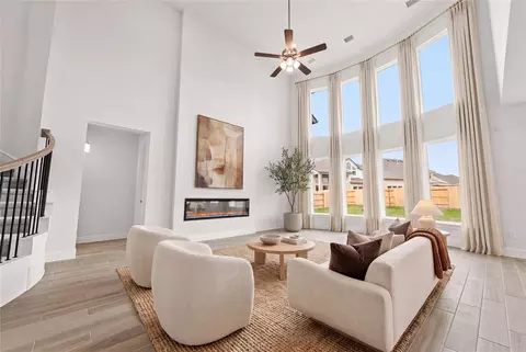 Living - 18917 Moonriver St, Conroe, TX 77302 photo 1 of 2