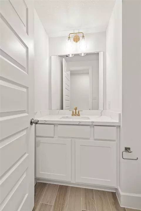 Bath - 18917 Moonriver St, Conroe, TX 77302 photo 4 of 5