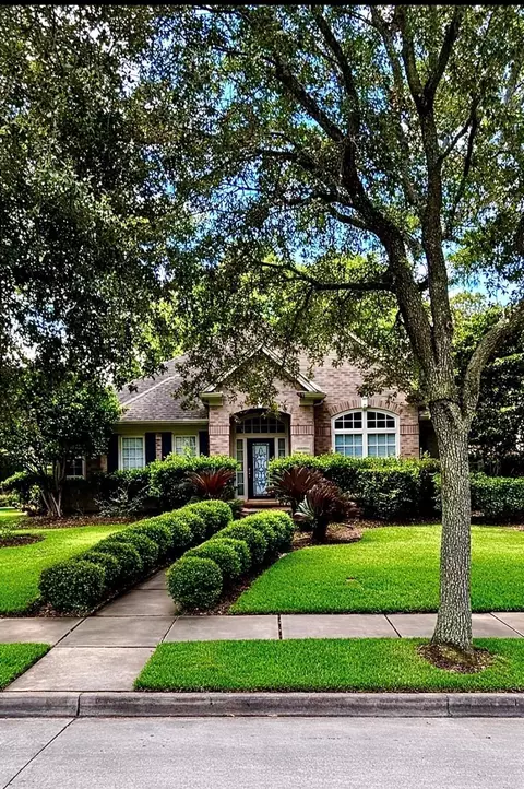 4402 Water Elm Way, Houston, TX 77059