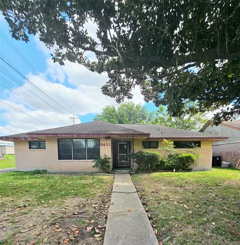 8431 Dover St, Houston, TX 77061