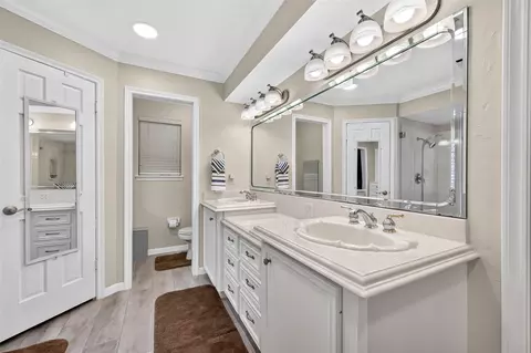 Bath - 303 Springwood St, New Caney, TX 77357 photo 4 of 7