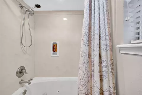 Bath - 303 Springwood St, New Caney, TX 77357 photo 6 of 7