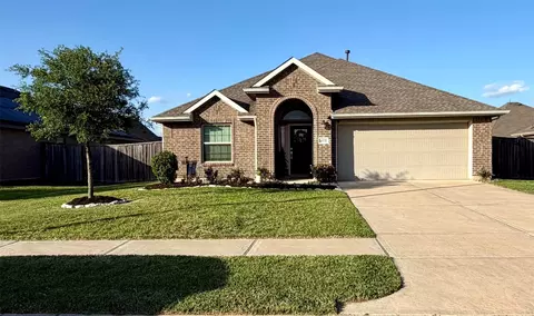 4931 Twin Summit Dr, Rosenberg, TX 77469