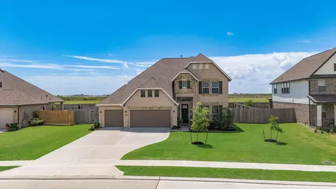 7406 Oakmont Ave, Mont Belvieu, TX 77523