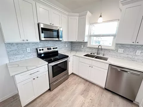 Kitchen - 344 Thunder Rd, Surfside Beach, TX 77541 photo 4 of 6