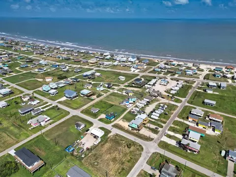 View/Area - 344 Thunder Rd, Surfside Beach, TX 77541 photo 5 of 10