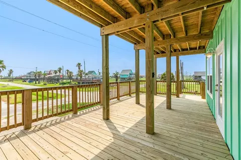Exterior - 344 Thunder Rd, Surfside Beach, TX 77541 photo 4 of 7