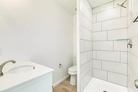 Bath - 344 Thunder Rd, Surfside Beach, TX 77541 photo 2 of 3