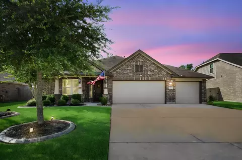 719 S Galley Dr, Crosby, TX 77532