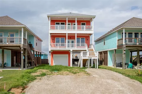17518 Bristow Dr, Galveston, TX 77554