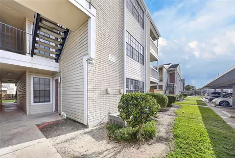 2750 Holly Hall St #1706, Houston, TX 77054