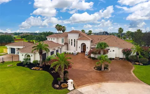 6710 Falcon Pt, Dickinson, TX 77539