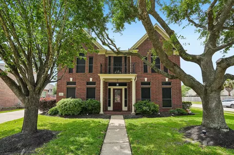 10900 Sycamore Dr N, La Porte, TX 77571