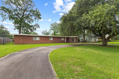 980 20th St, Beaumont, TX 77706