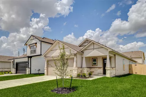 6475 Escondido Dr, Rosharon, TX 77583
