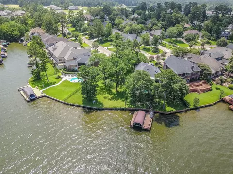 6045 Longmire Trl, Conroe, TX 77304