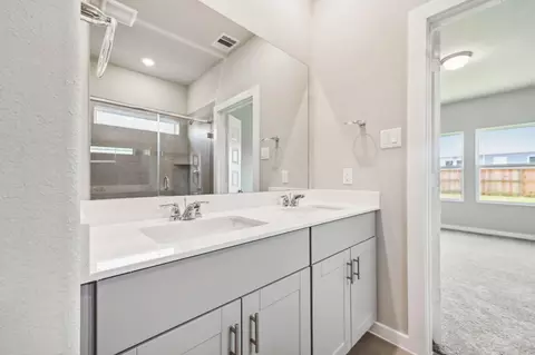 Bath - 15447 Dapple Bluff Ln, Conroe, TX 77302 photo 1 of 3