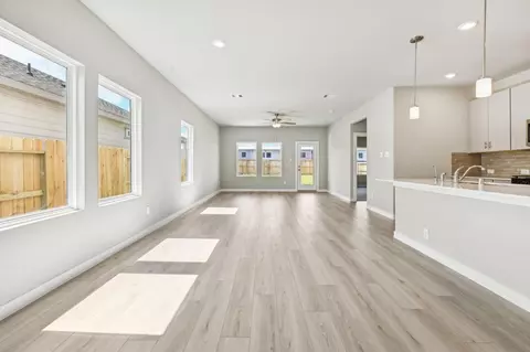 Living - 15447 Dapple Bluff Ln, Conroe, TX 77302 photo 1 of 2