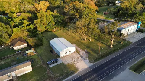 403 S Winfree St, Dayton, TX 77535