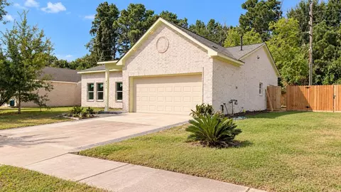 8715 Victoria Forest Dr, Houston, TX 77088