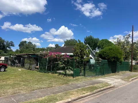 5107 Evella St, Houston, TX 77026