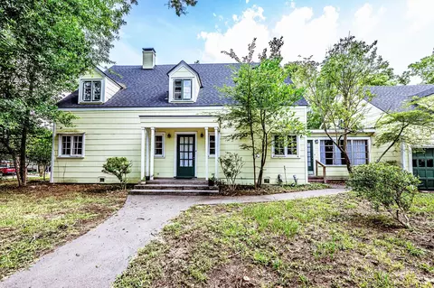 1505 20th St, Huntsville, TX 77340