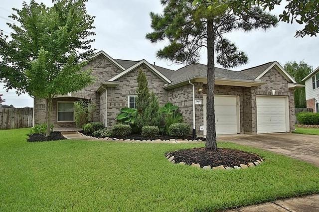 9607 Pine Bank Ct, Houston, TX 77095