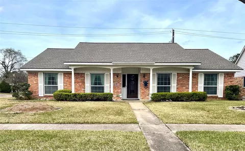 2331 Droxford Dr, Houston, TX 77008