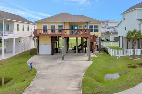 23111 Miramar Cir, Galveston, TX 77554