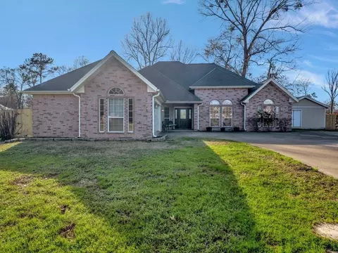 448 Ashwood Bnd, Lufkin, TX 75904