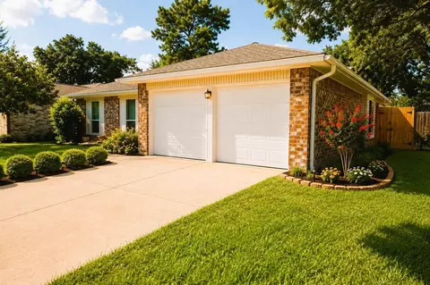 13406 Wells River Dr, Houston, TX 77041