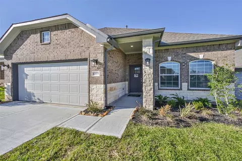 13075 Clear View Dr, Willis, TX 77318 photo 1