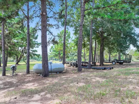 Exterior - 10024 Cr 207, Centerville, TX 75833 photo 4 of 8