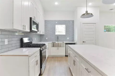 9341 Lavender St, Houston, TX 77016