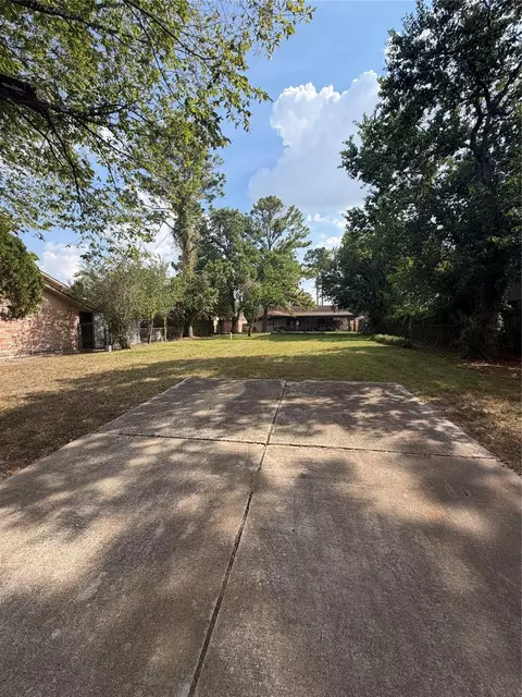 7839 Kellwood Dr, Houston, TX 77040
