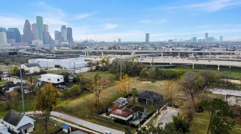 1917 Thomas St, Houston, TX 77009