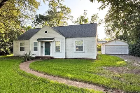 1801 Central Dr, Beaumont, TX 77706