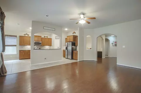 111 Pheasant Run Dr, Conroe, TX 77384