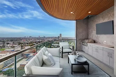 1711 Allen Pkwy #2203, Houston, TX 77019