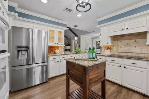 Kitchen - 9515 Oxted Ln, Spring, TX 77379 photo 3 of 3
