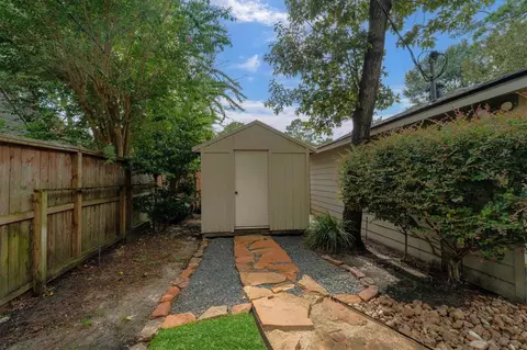 Exterior - 9515 Oxted Ln, Spring, TX 77379 photo 8 of 10