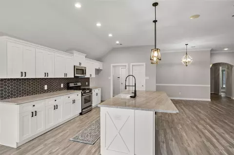 Kitchen - 2435 Soledad Ridge Dr, Spring, TX 77373 photo 6 of 7