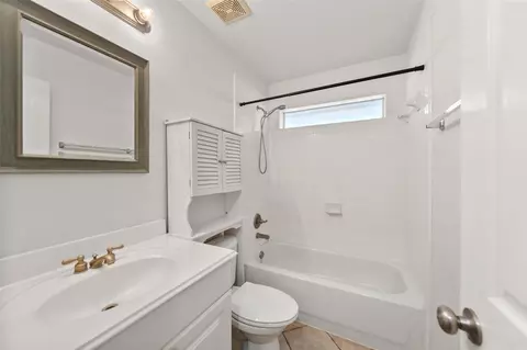 Bath - 2435 Soledad Ridge Dr, Spring, TX 77373 photo 3 of 3